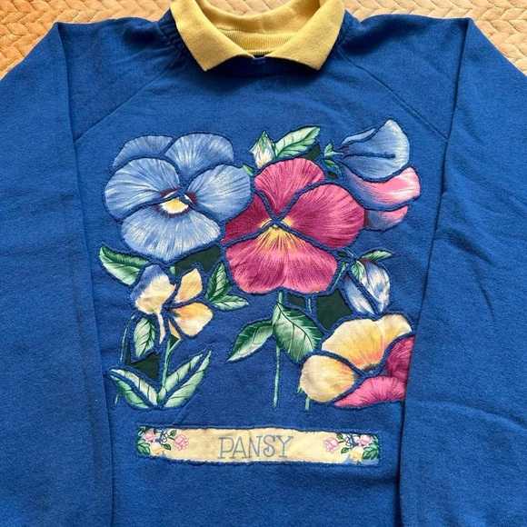Vintage 1990s Blue Floral Pansy Crewneck Sweater with yellow Collar L - Picture 2 of 6